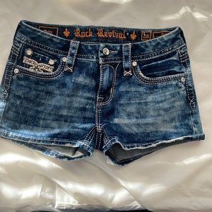 Woman’s Buckle shorts Betty Rock Revival 26 mid-rise short